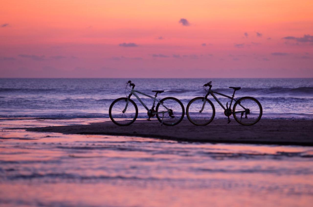 Cross Paasha Bali Seminyak Hotel Екстериор снимка