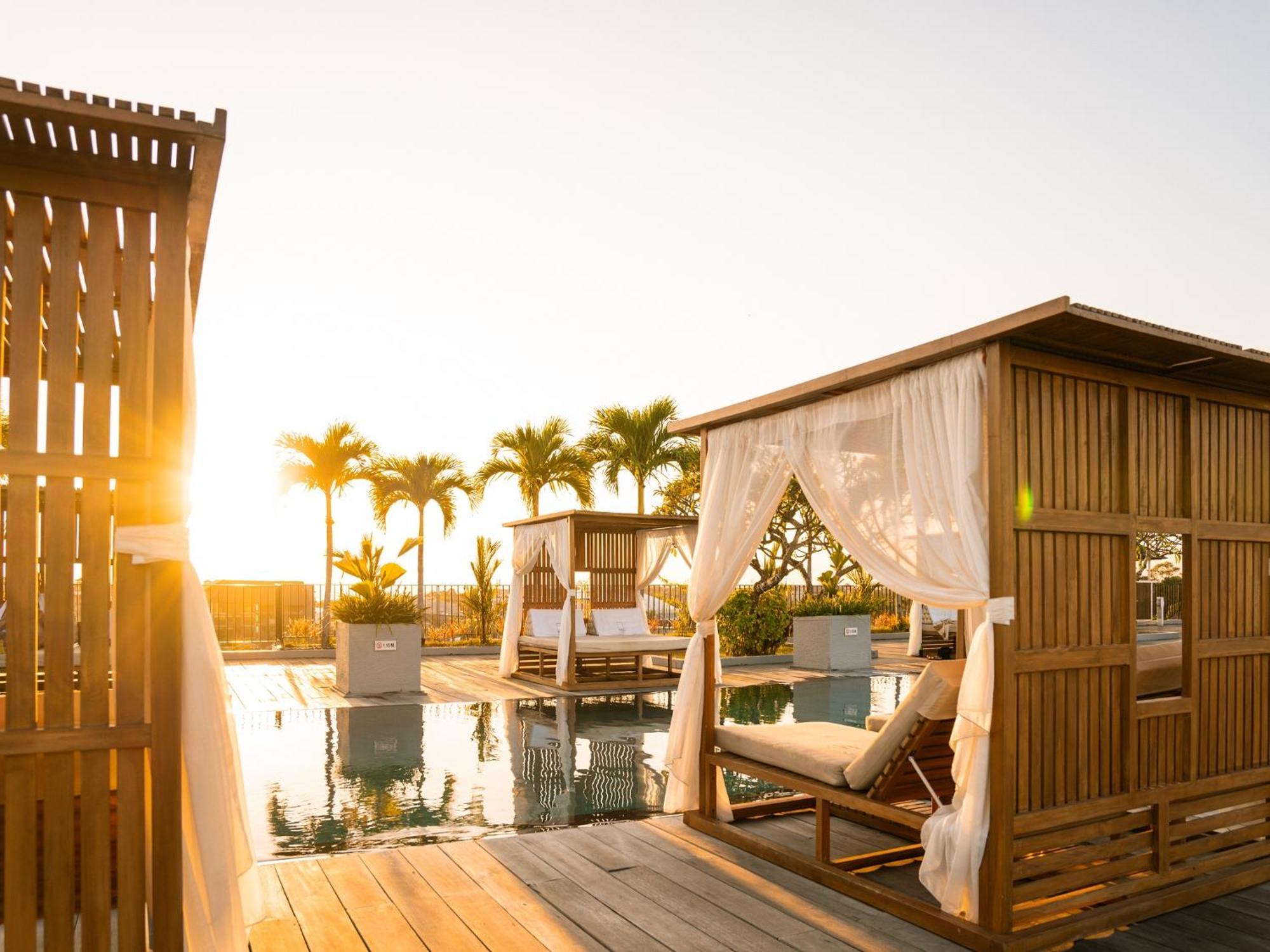 Cross Paasha Bali Seminyak Hotel Екстериор снимка