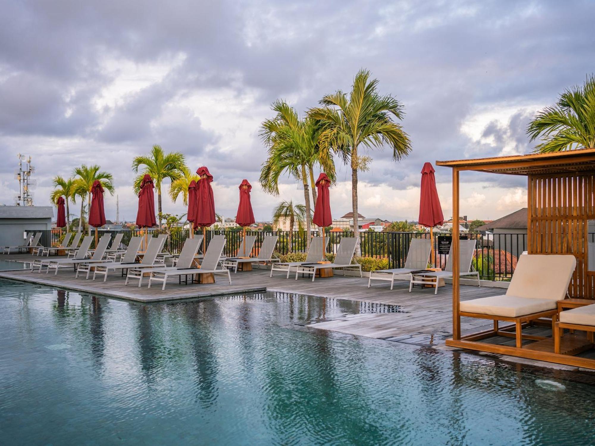 Cross Paasha Bali Seminyak Hotel Екстериор снимка