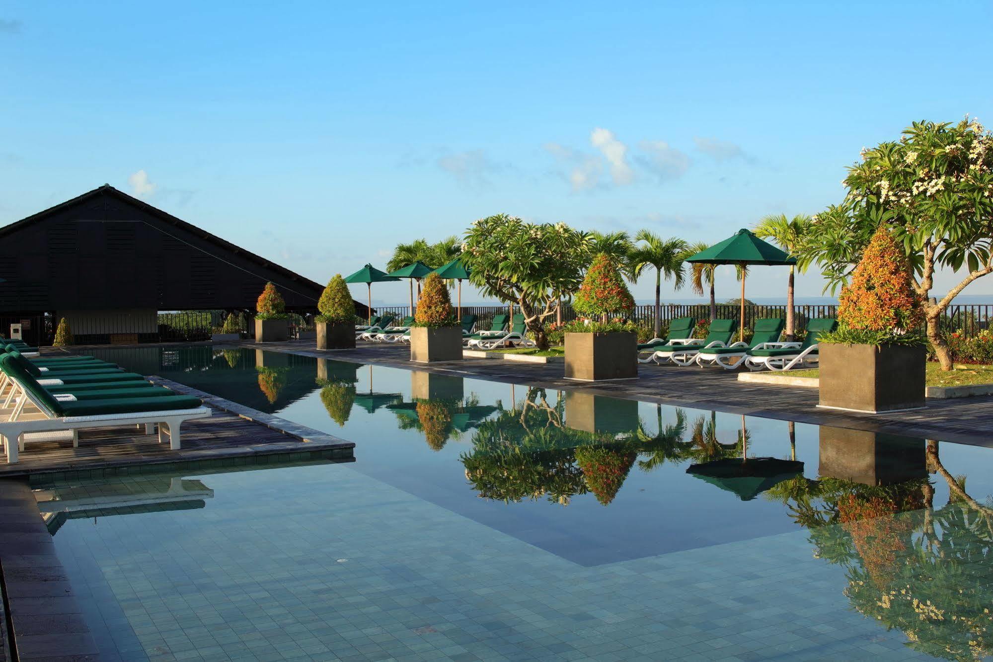 Cross Paasha Bali Seminyak Hotel Екстериор снимка